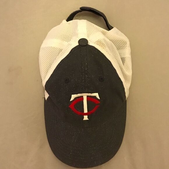 Women's Fan Favorite MLB Minnesota Twins Sparkly Baseball Hat - Picture 7 of 14